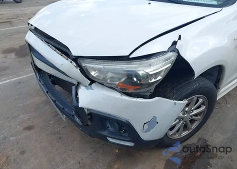 2011 Mitsubishi Outlander Sport Es z USA, uszkodzony, nr VIN JA4AP3AU1BZ010161